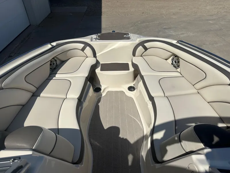 Slide: The Image of Yamaha 242 Limited S 2014 - 26