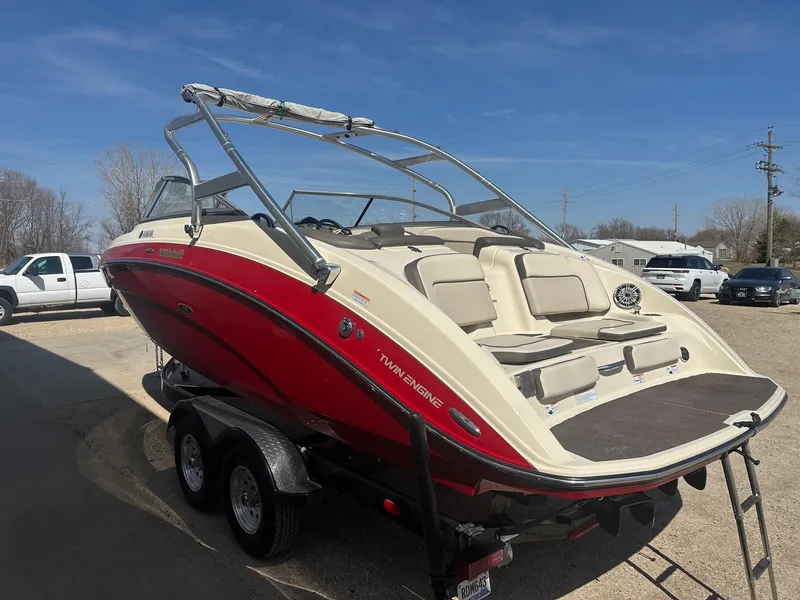 Slide: The Image of Yamaha 242 Limited S 2014 - 4