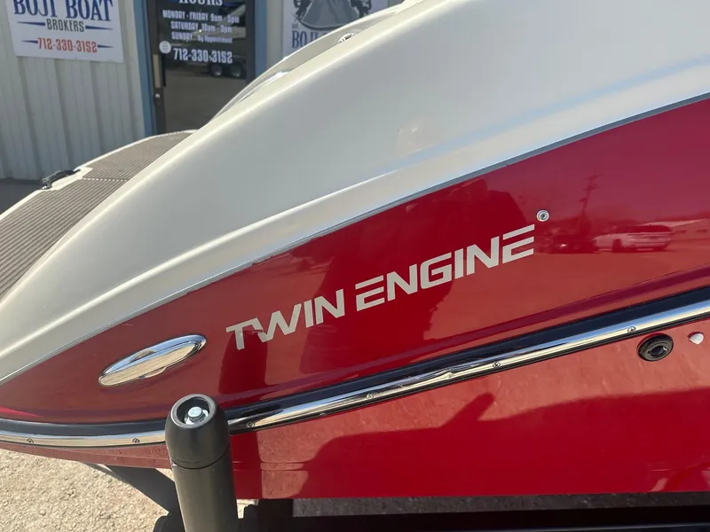 Slide: The Image of Yamaha 242 Limited S 2014 - 9