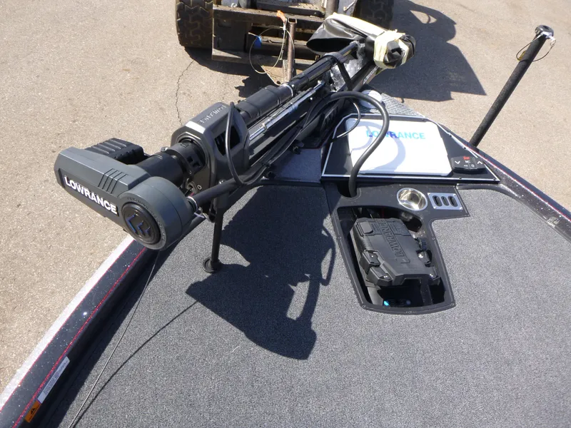 Slide: The Image of 2024 Ranger Z521R boat deck with Lowrance equipment and control panel. - 13