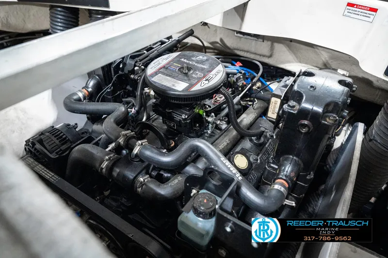 Slide: The Image of Engine of a 2008 Sea Ray 185 Sport boat, detailed view. - 40