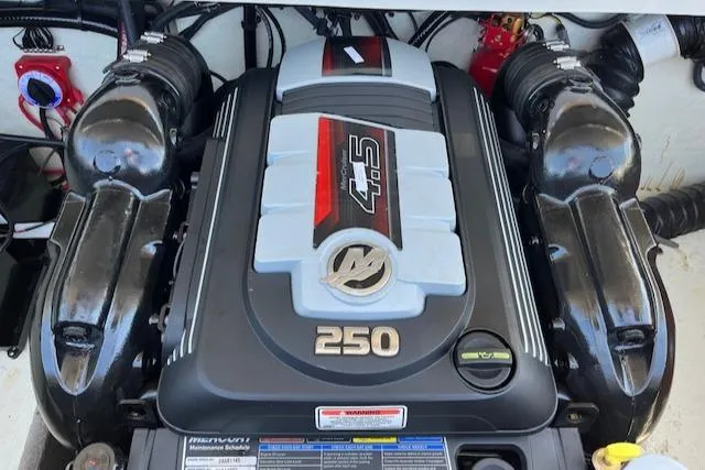 Slide: The Image of 2021 Stingray 225 SE engine, featuring a 4.5L 250 horsepower motor. - 2