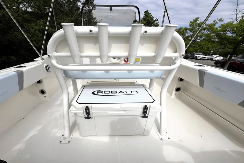 Slide: The Image of Robalo R180 2024 - 6