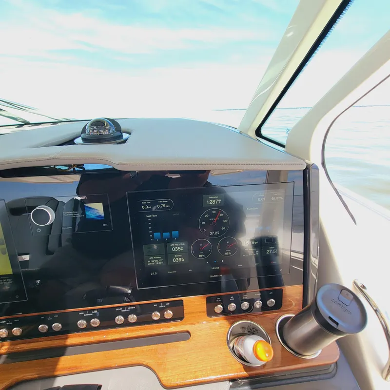 Slide: The Image of Tiara 38 LS 2021 - 58