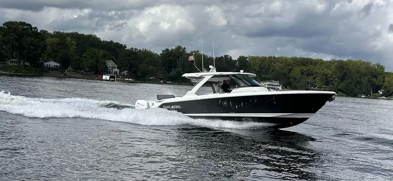 Slide: The Image of Tiara 38 LS 2021 - 92