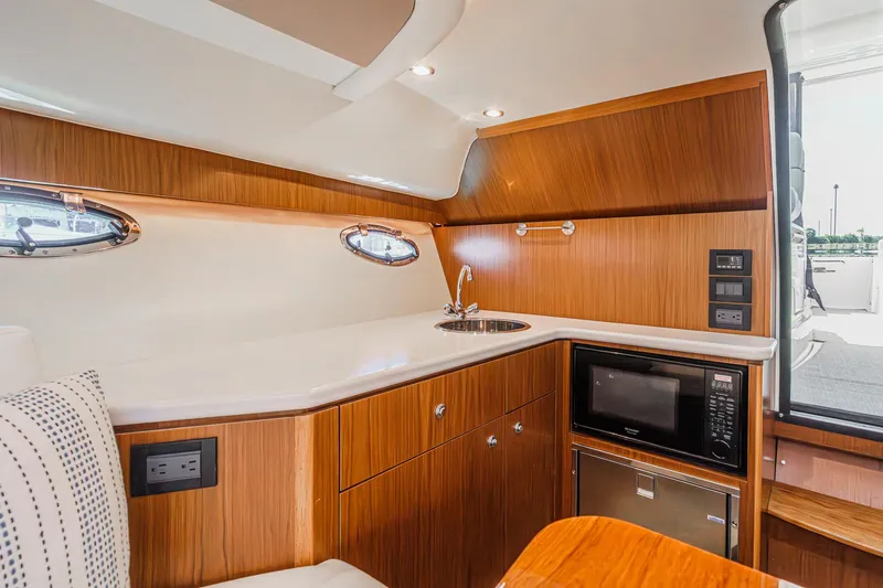 Slide: The Image of Tiara 3100 Coronet 2018 - 52