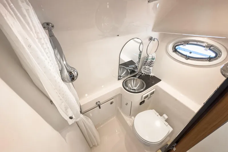 Slide: The Image of Tiara 3100 Coronet 2018 - 56