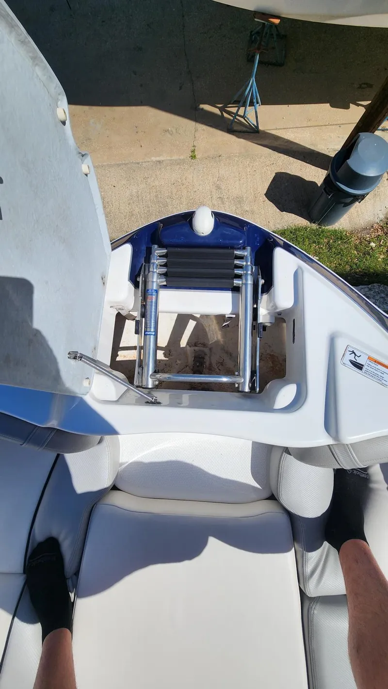 Slide: The Image of Yamaha AR240 HO 2010 - 13