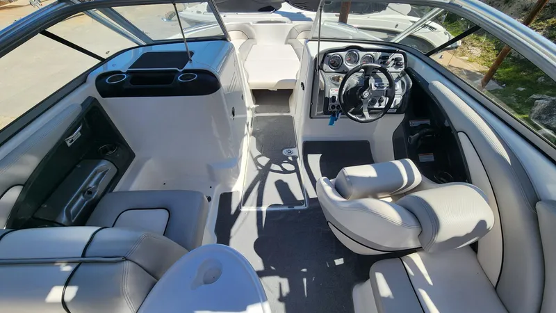 Slide: The Image of Yamaha AR240 HO 2010 - 18