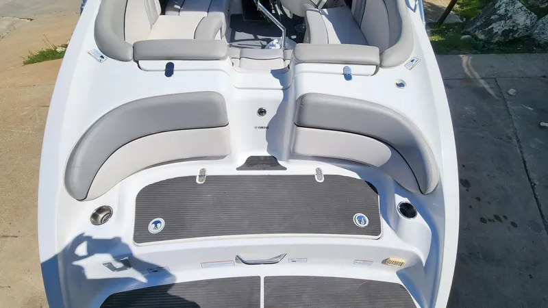 Slide: The Image of Yamaha AR240 HO 2010 - 4