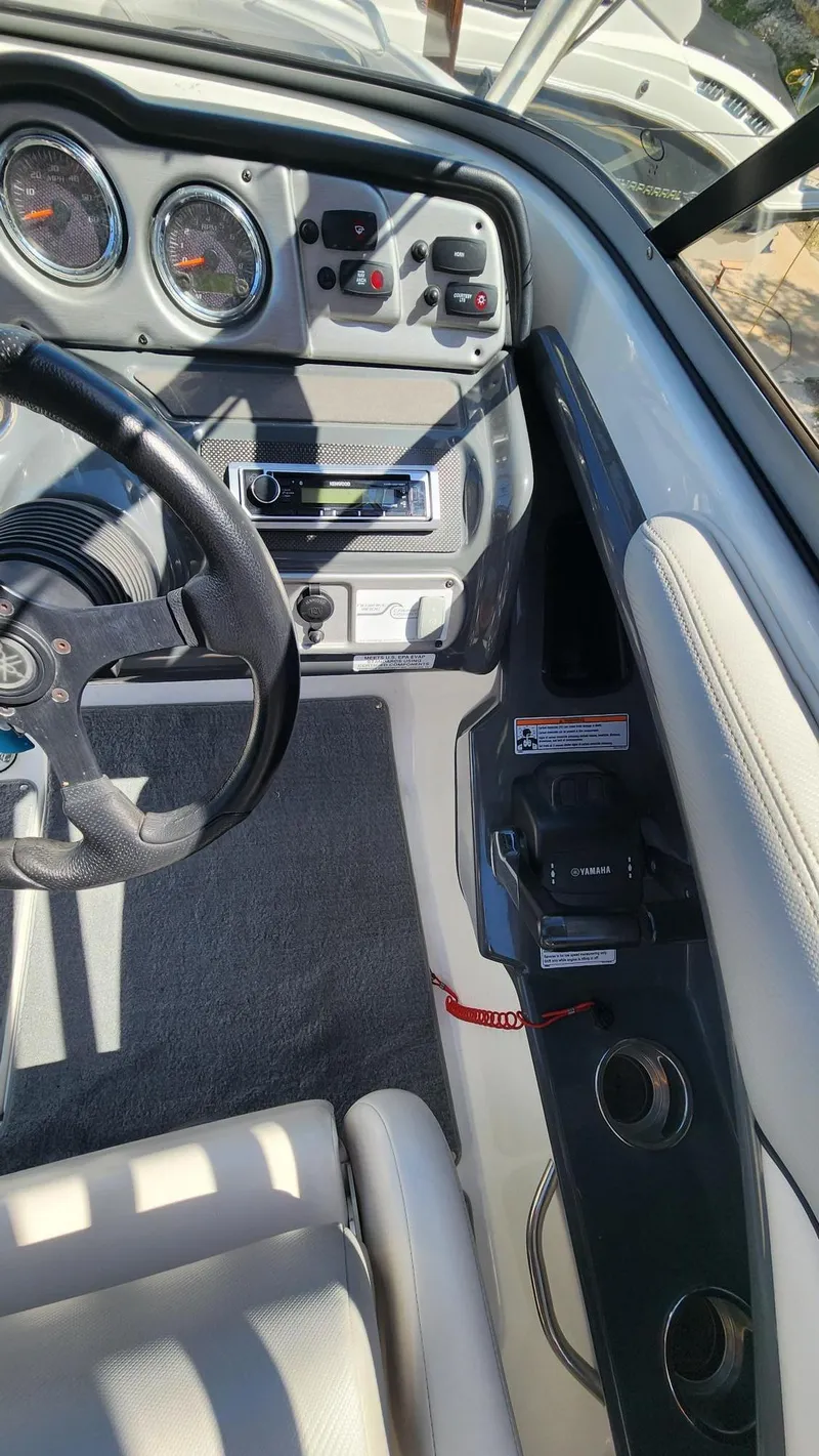 Slide: The Image of Yamaha AR240 HO 2010 - 7