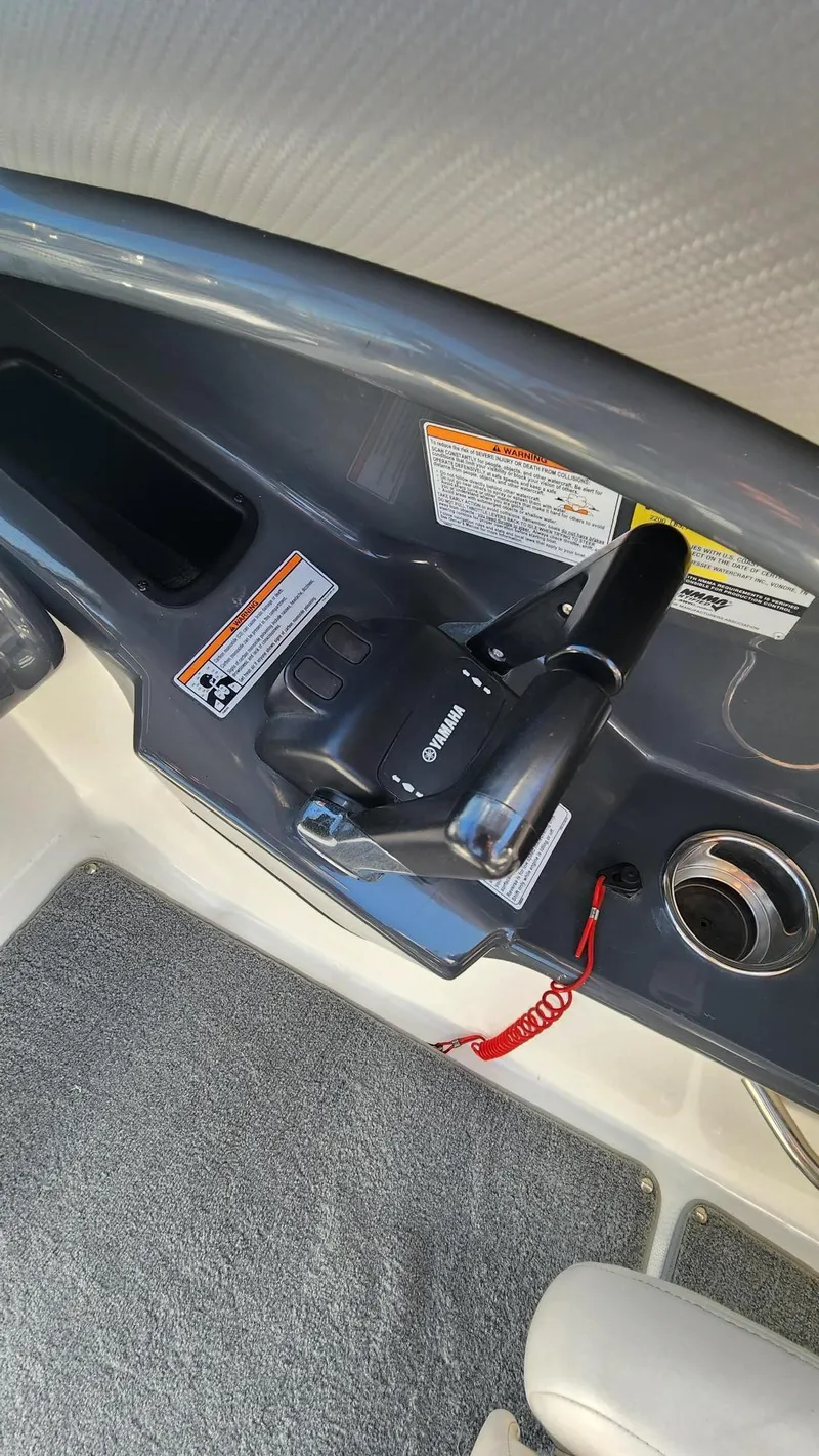 Slide: The Image of Yamaha AR240 HO 2010 - 8