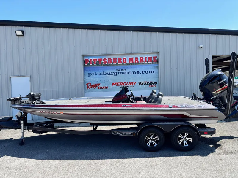 Slide: The Image of 2019 Skeeter ZX 250 boat at Pittsburg Marine dealership, side view. - 0