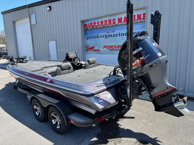 Slide: The Image of 2019 Skeeter ZX 250 boat with Yamaha engine at Pittsburg Marine dealership. - 13