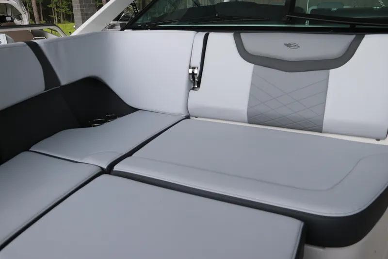 Slide: The Image of Chaparral 280 OSX 2025 - 53