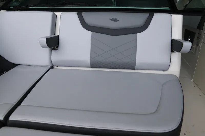 Slide: The Image of Chaparral 280 OSX 2025 - 54