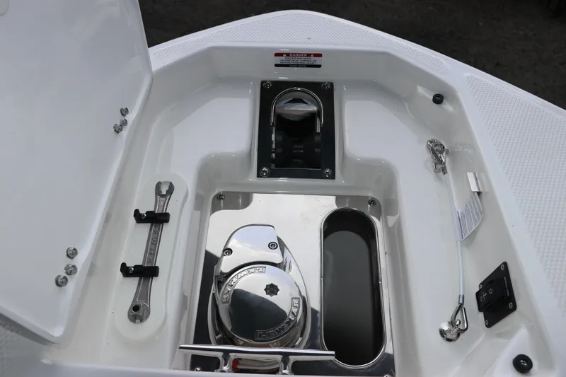 Slide: The Image of Chaparral 280 OSX 2025 - 56