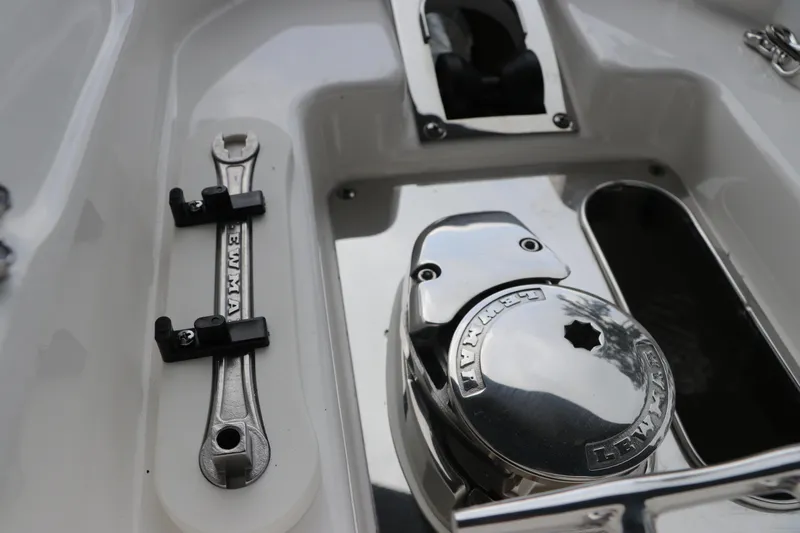 Slide: The Image of Chaparral 280 OSX 2025 - 57