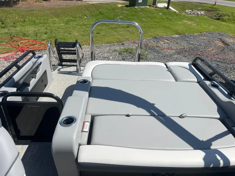 Slide: The Image of Tahoe LTZ VRB25T 2025 - 10