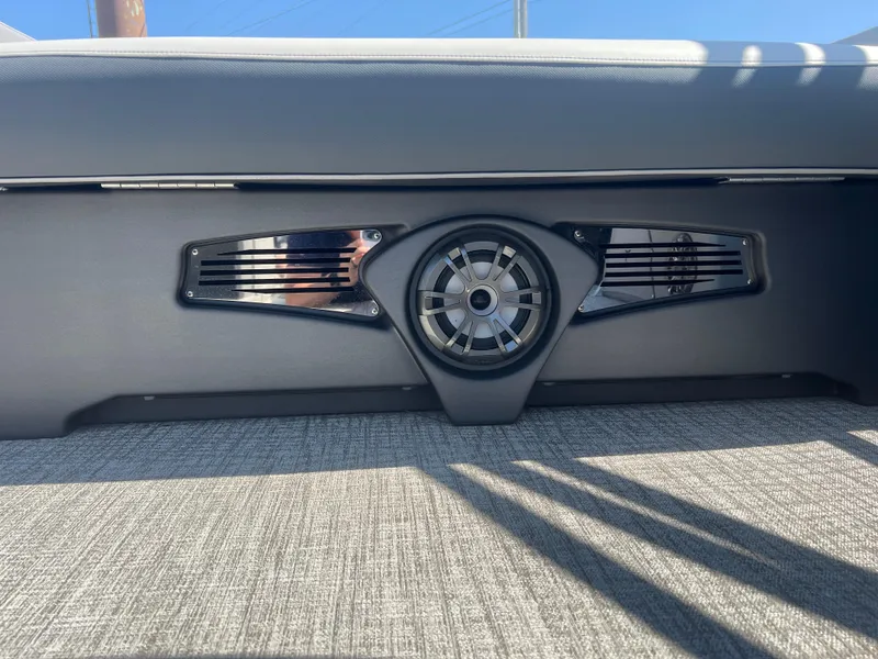 Slide: The Image of Tahoe LTZ VRB25T 2025 - 13