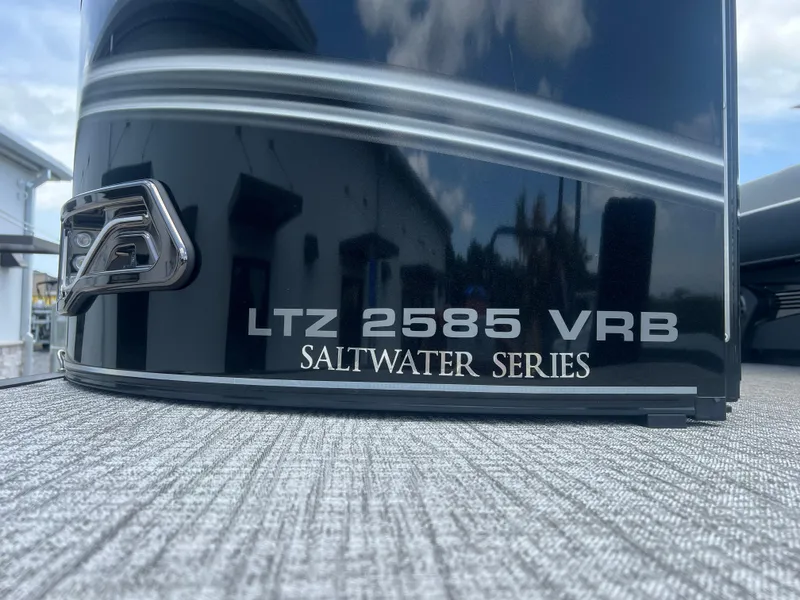 Slide: The Image of Tahoe LTZ VRB25T 2025 - 20