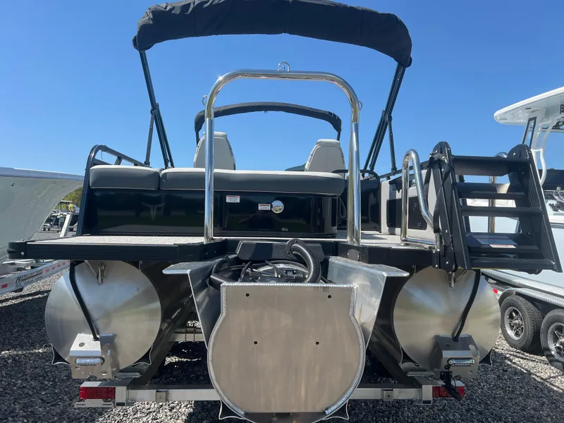 Slide: The Image of Tahoe LTZ VRB25T 2025 - 6