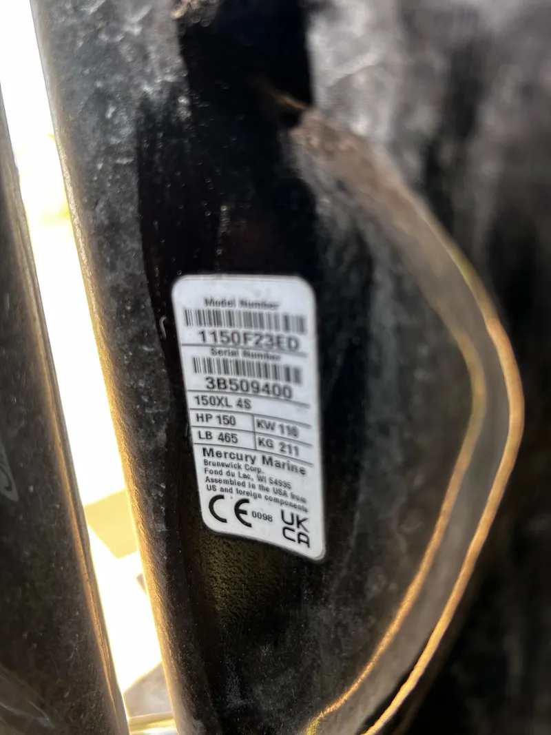 Slide: The Image of Label on 2024 Tracker Grizzly 2072 CC Sportsman, displaying model and specifications. - 30