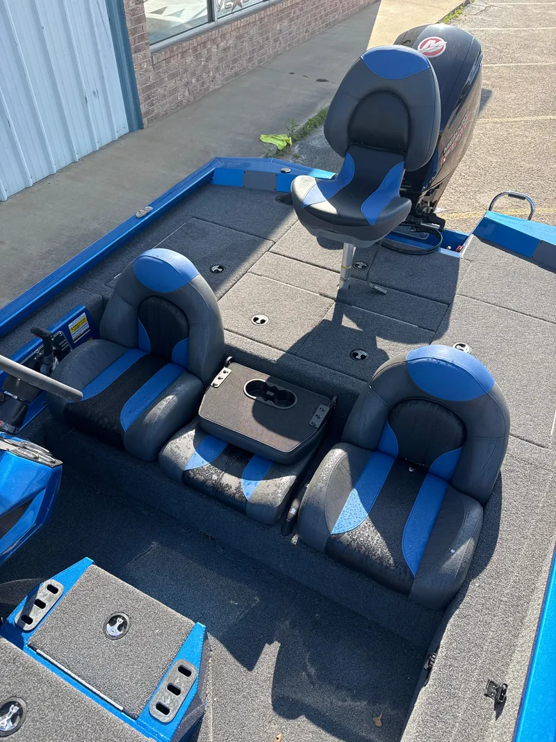 Slide: The Image of Vexus AVX1880 2025 - 25