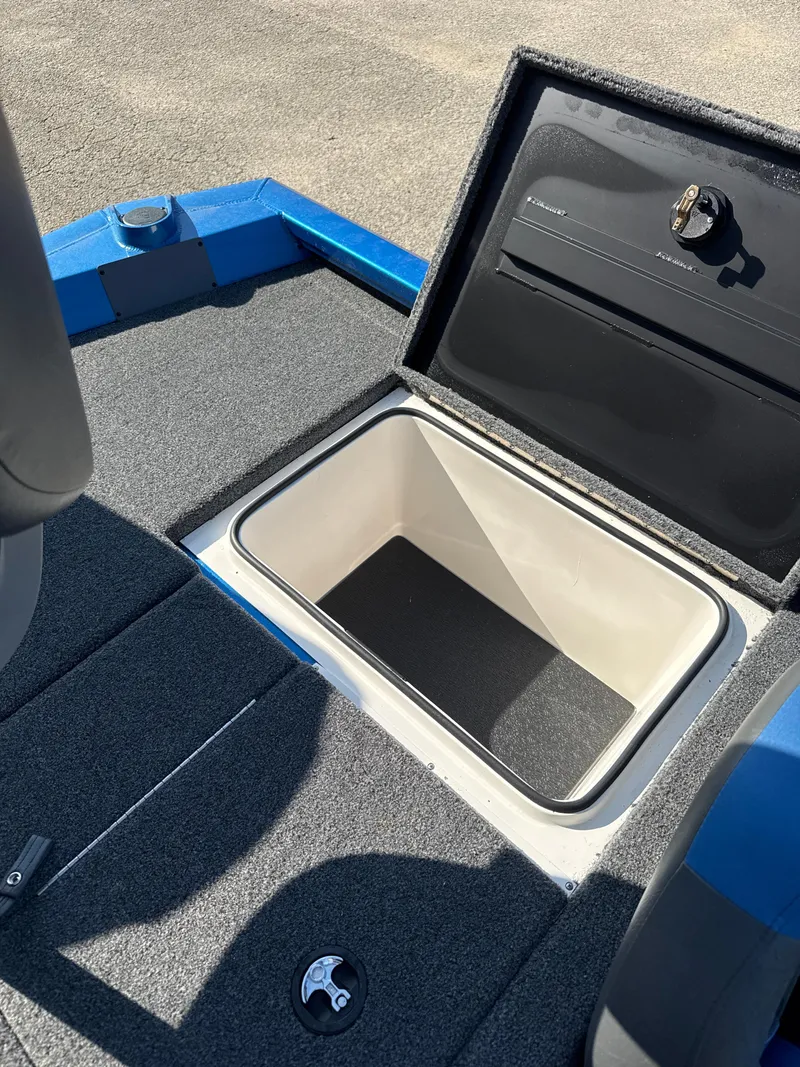 Slide: The Image of Vexus AVX1880 2025 - 30