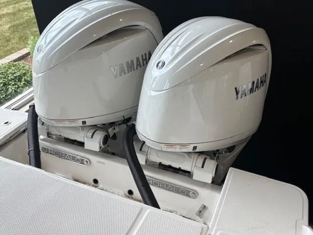 Slide: The Image of Robalo R257 Dual Console 2025 - 12
