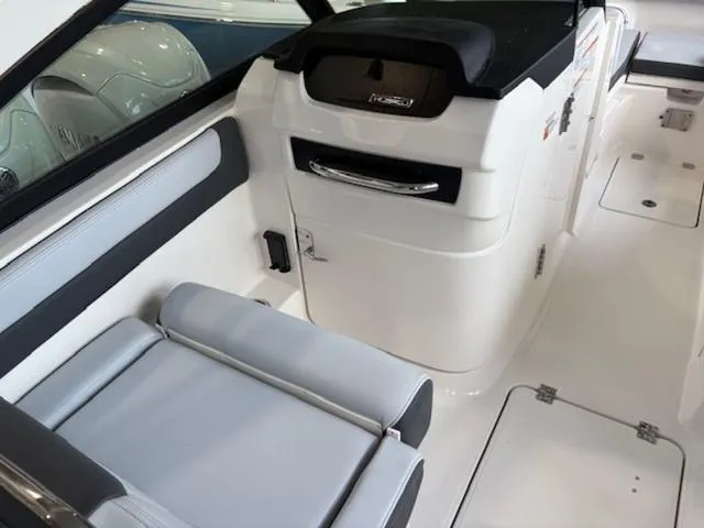 Slide: The Image of Robalo R257 Dual Console 2025 - 6