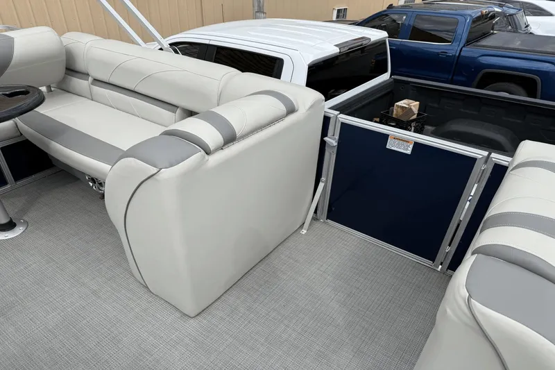 Slide: The Image of SunChaser Geneva 22SB 2020 - 8