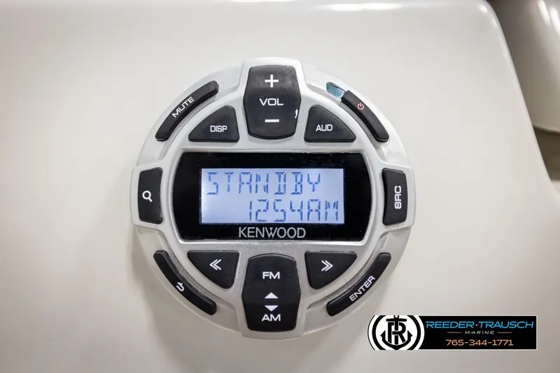 Slide: The Image of Crownline Boats 255 SS 2014 - 51