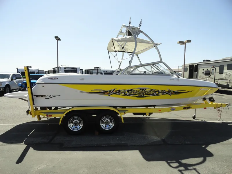 Slide: The Image of Tigé 22V 2005 - 5