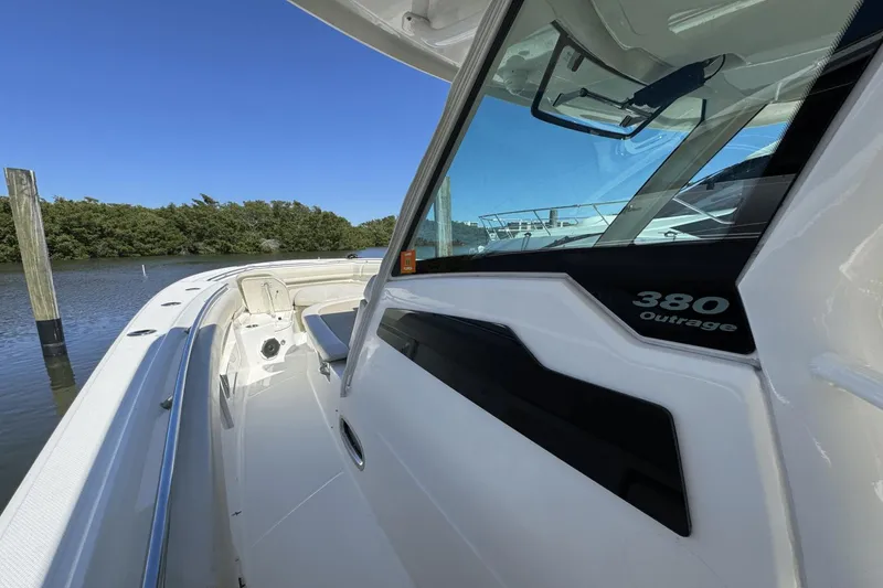 Slide: The Image of Boston Whaler 380 Outrage 2021 - 32