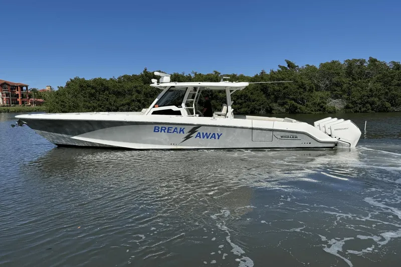 Slide: The Image of Boston Whaler 380 Outrage 2021 - 4