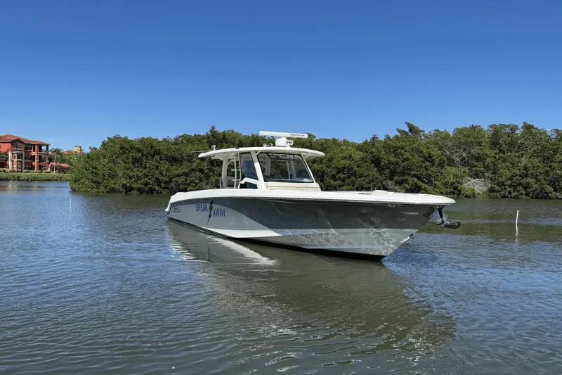 Slide: The Image of Boston Whaler 380 Outrage 2021 - 8