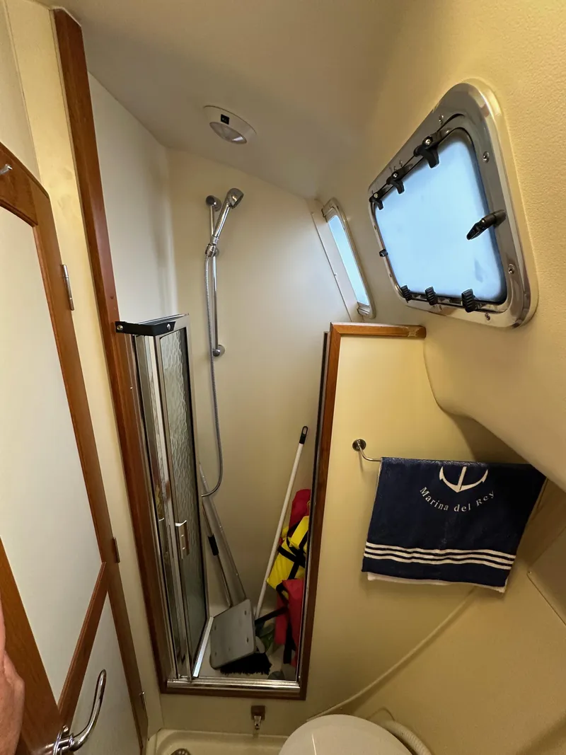 Slide: The Image of Hunter 44 Deck Salon 2007 - 51