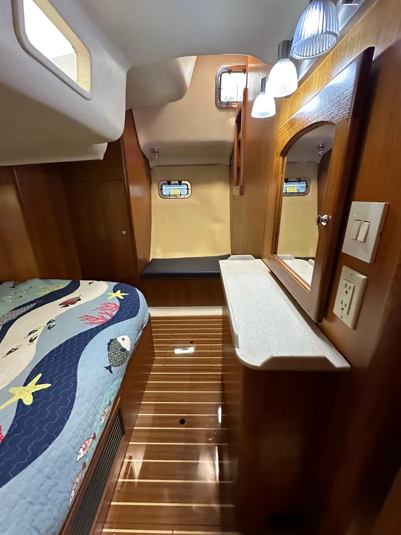 Slide: The Image of Hunter 44 Deck Salon 2007 - 55