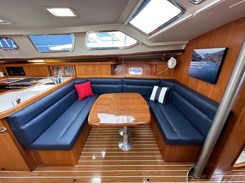 Slide: The Image of Hunter 44 Deck Salon 2007 - 67