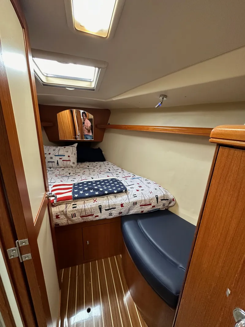 Slide: The Image of Hunter 44 Deck Salon 2007 - 70