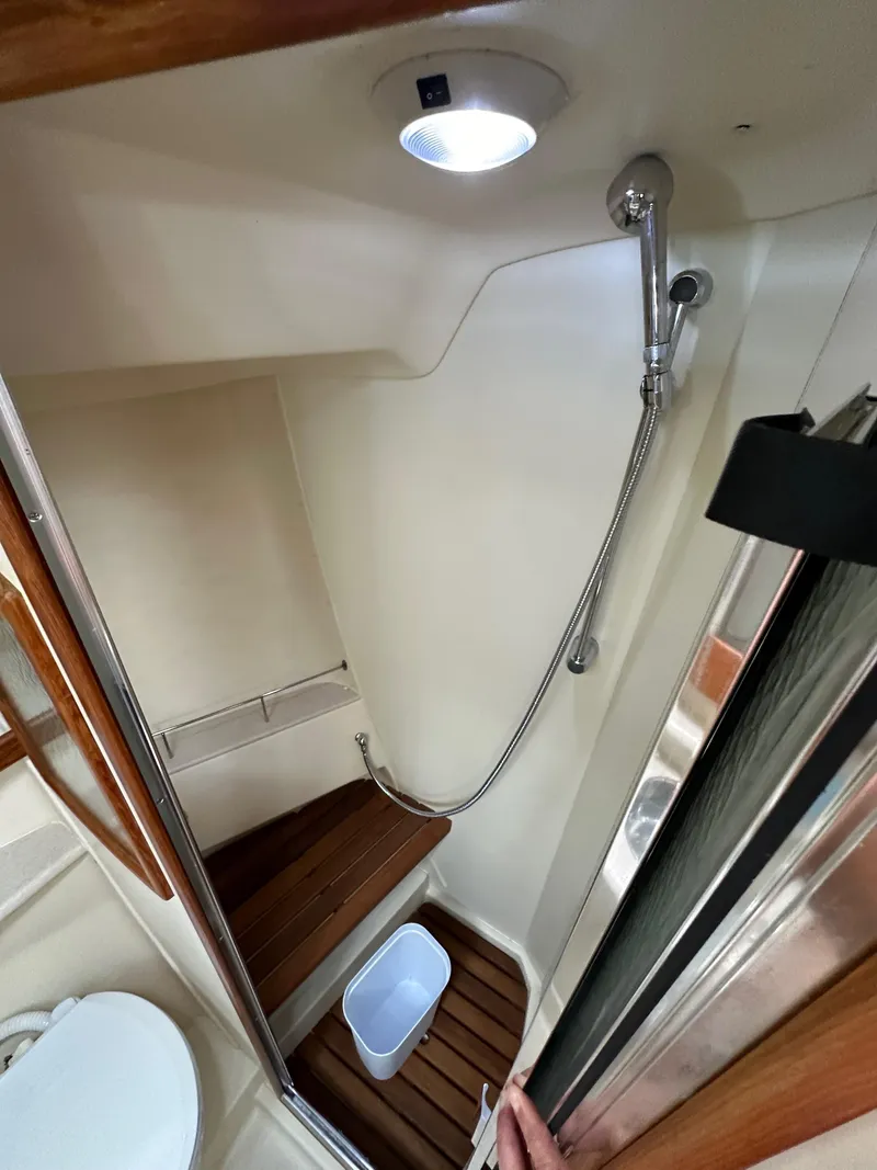 Slide: The Image of Hunter 44 Deck Salon 2007 - 73