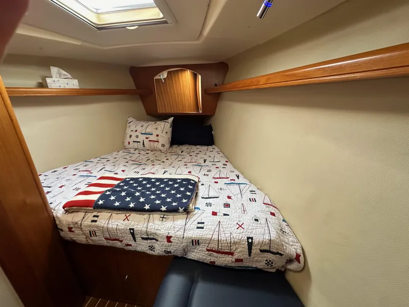 Slide: The Image of Hunter 44 Deck Salon 2007 - 75