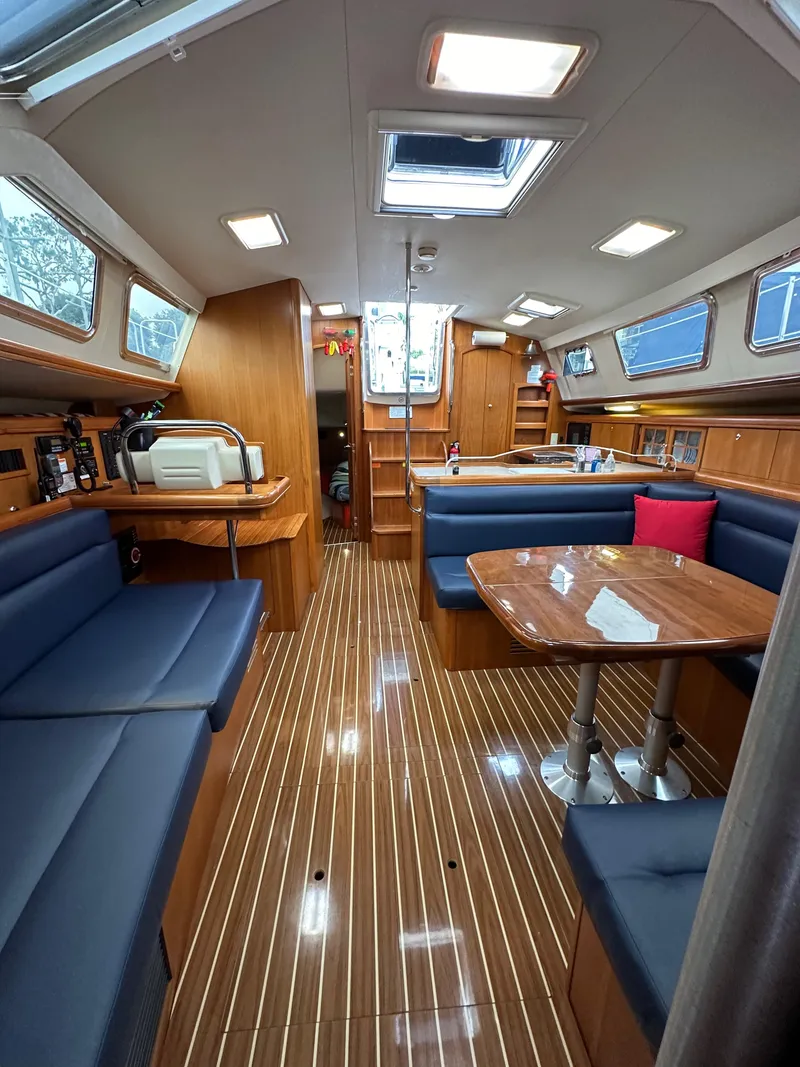 Slide: The Image of Hunter 44 Deck Salon 2007 - 78