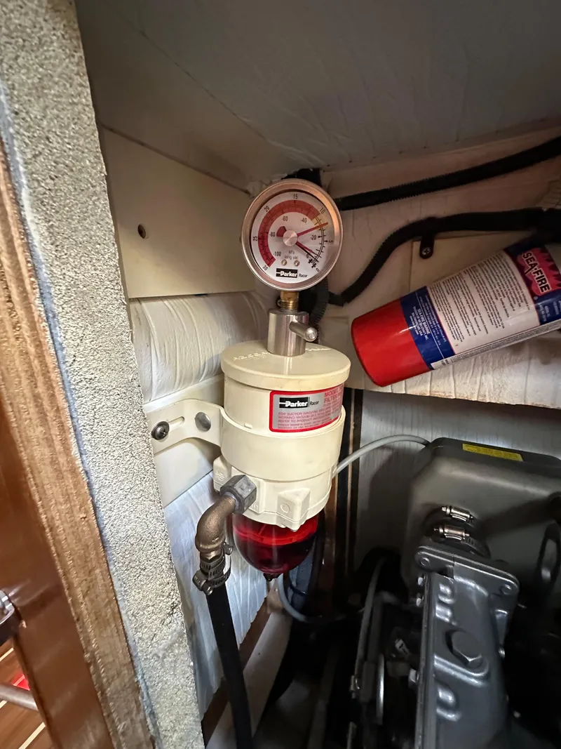 Slide: The Image of Hunter 44 Deck Salon 2007 - 83