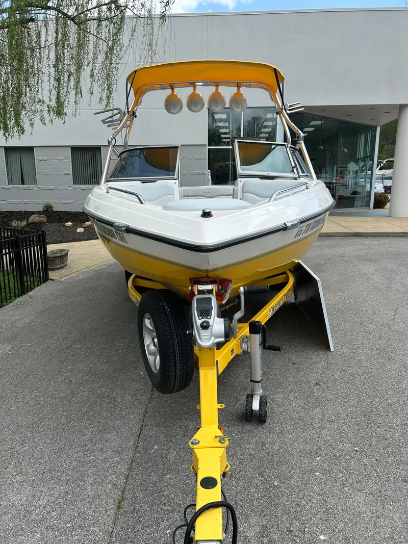 Slide: The Image of MasterCraft MariStar 230 VRS 2002 - 1