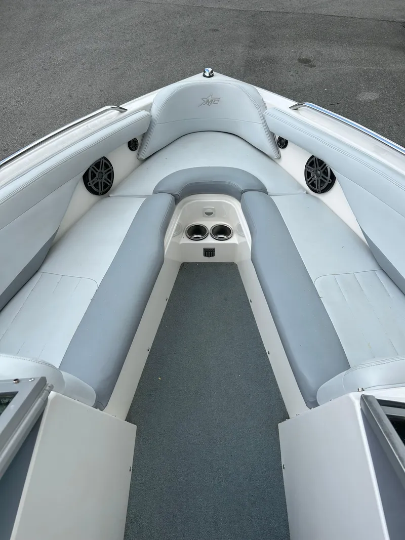 Slide: The Image of MasterCraft MariStar 230 VRS 2002 - 3