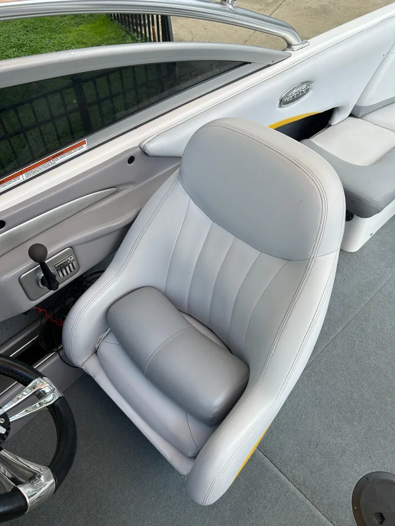 Slide: The Image of MasterCraft MariStar 230 VRS 2002 - 5