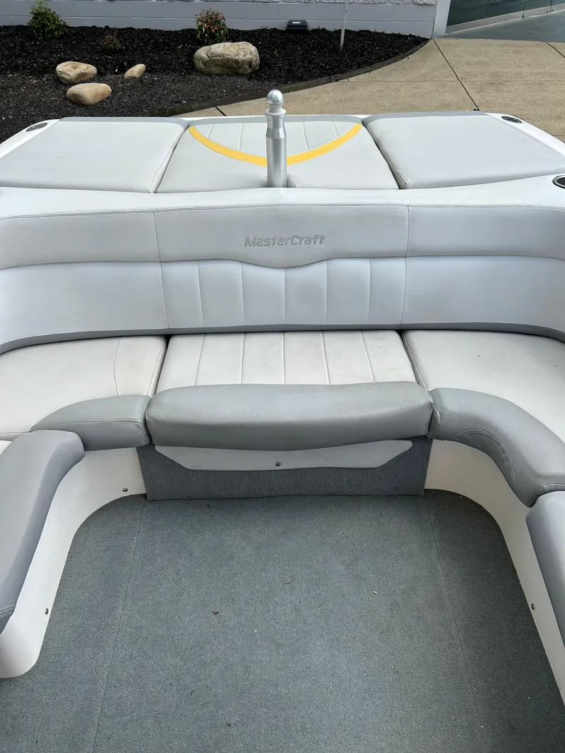Slide: The Image of MasterCraft MariStar 230 VRS 2002 - 9