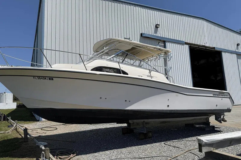 Slide: The Image of Grady-White Marlin 300 2006 - 2